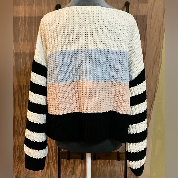 FOREVER 21 STRIPED MULTICOLORED KNIT SWEATER. SIZE S - Picture 2 of 7